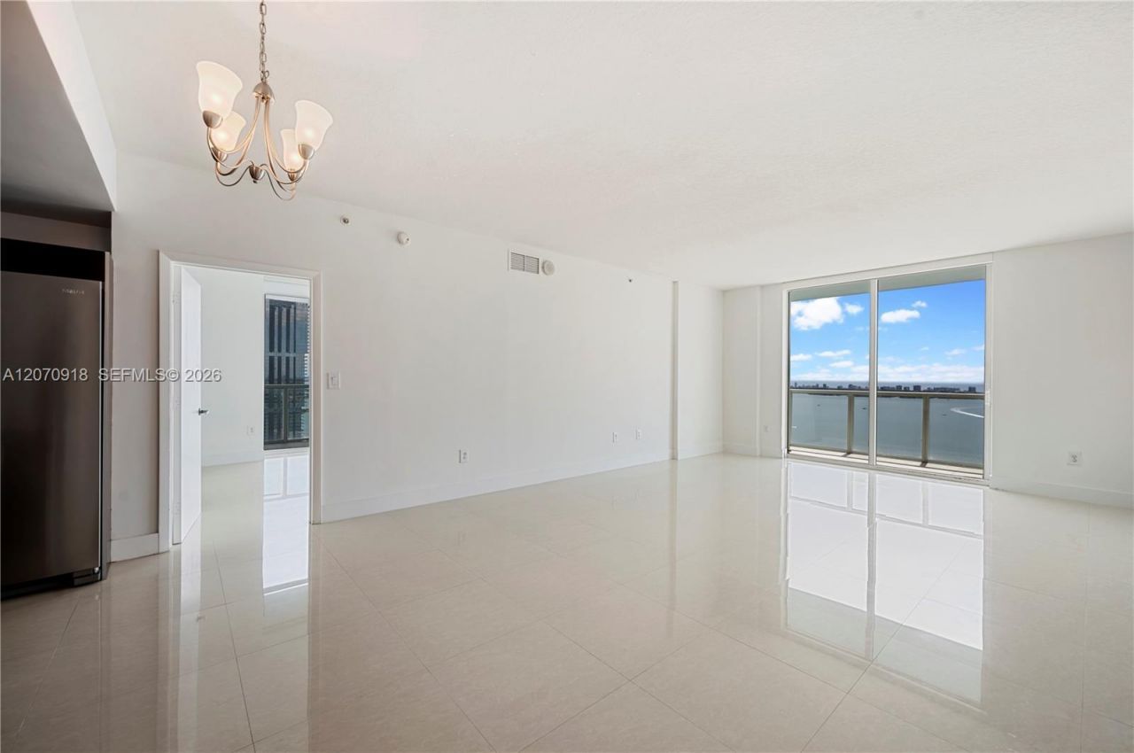 1900 N Bayshore Dr, Unit 4302, Miami, FL 33132 Photo