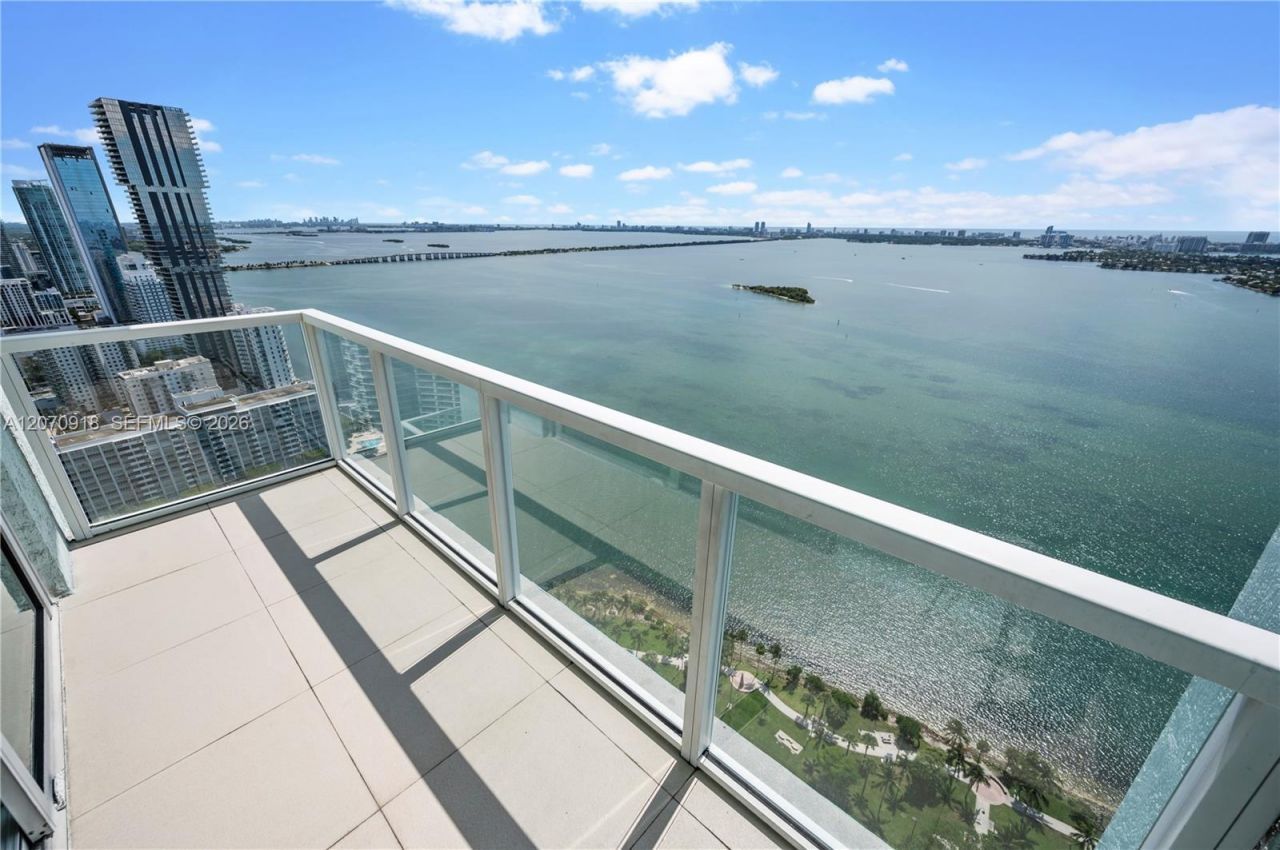 1900 N Bayshore Dr, Unit 4302, Miami, FL 33132 Photo