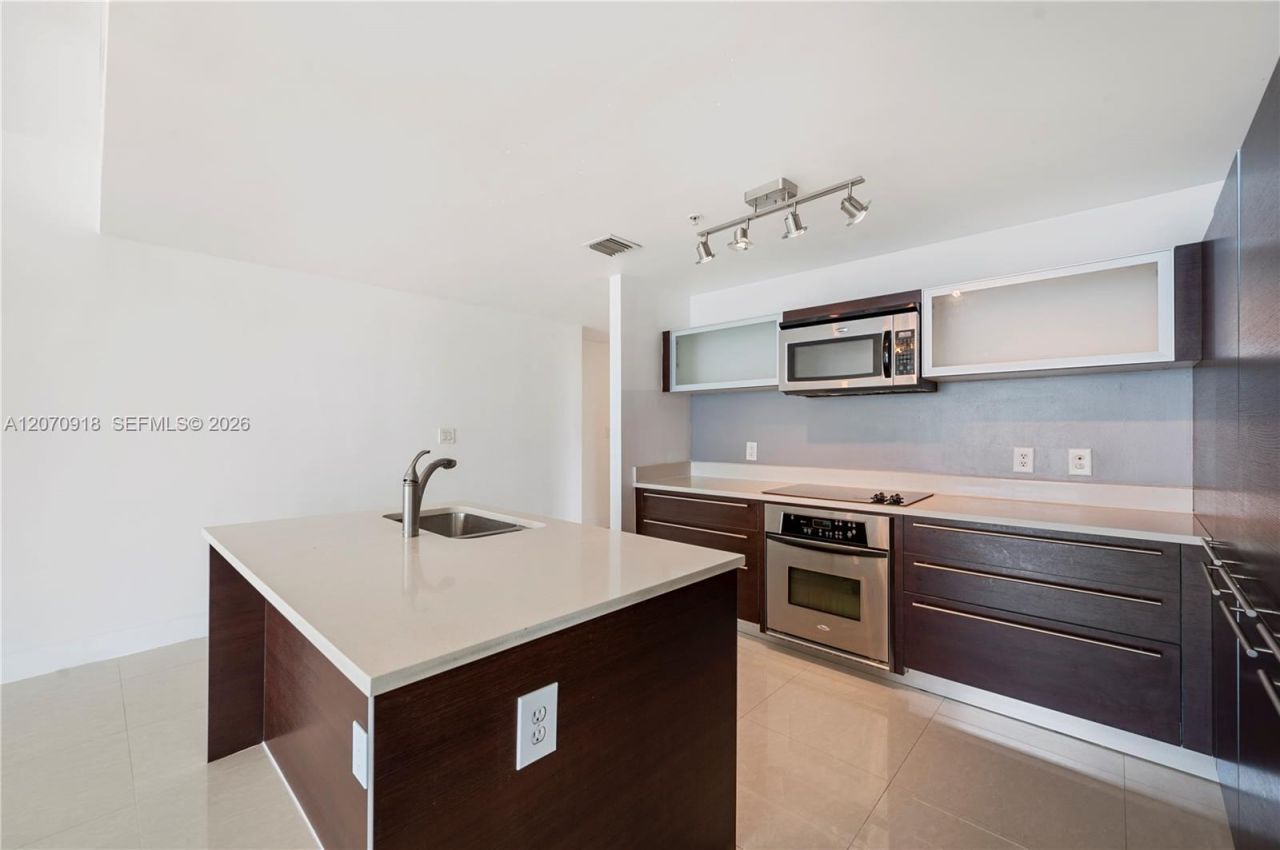 1900 N Bayshore Dr, Unit 4302, Miami, FL 33132 Photo