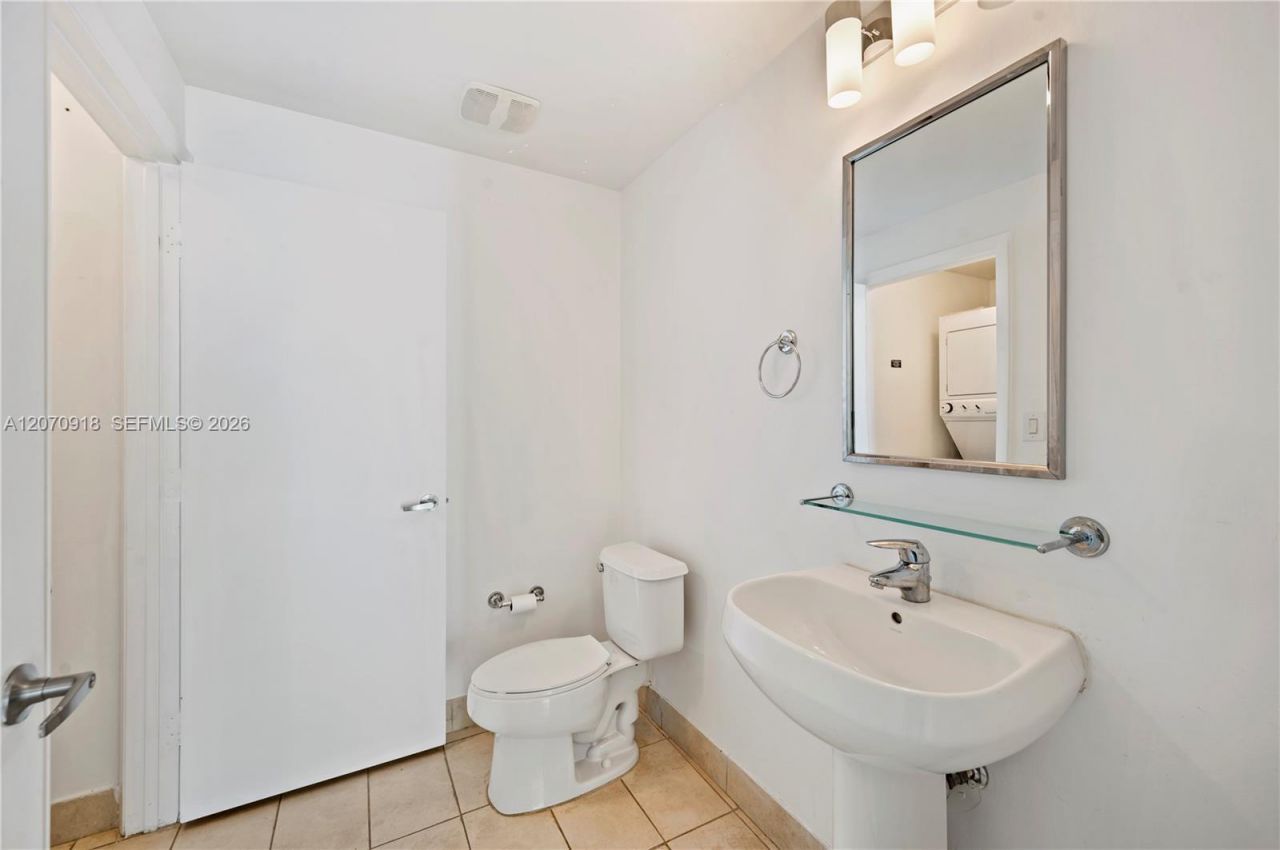 1900 N Bayshore Dr, Unit 4302, Miami, FL 33132 Photo