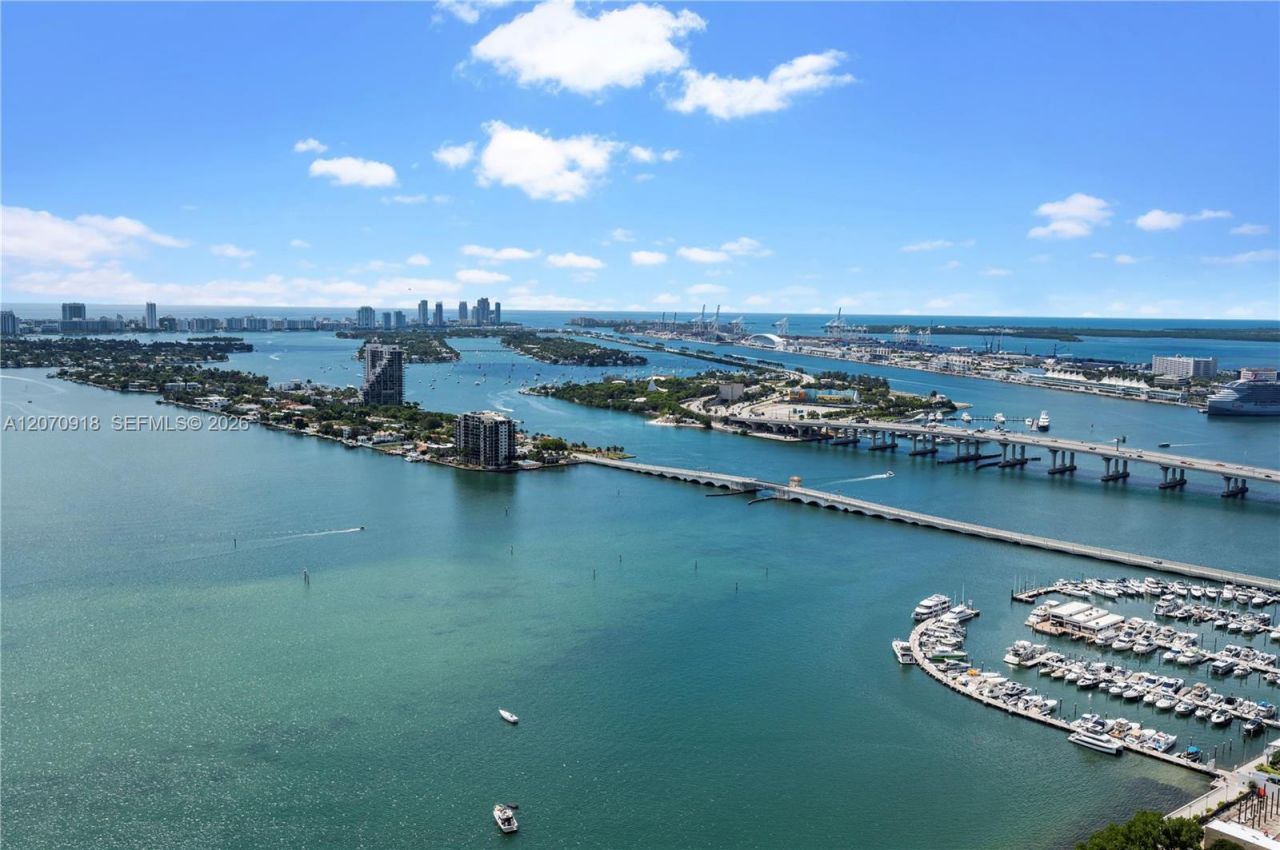 1900 N Bayshore Dr, Unit 4302, Miami, FL 33132 Photo