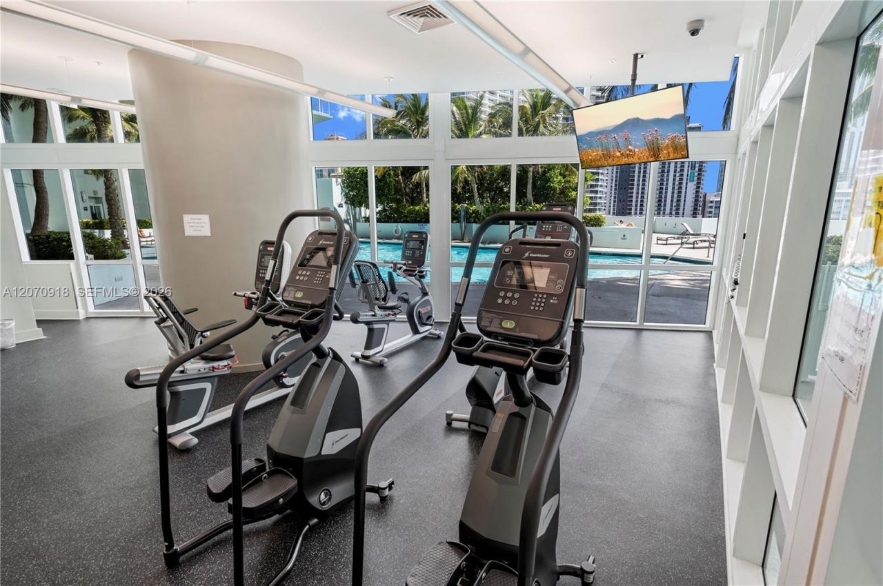1900 N Bayshore Dr, Unit 4302, Miami, FL 33132 Photo
