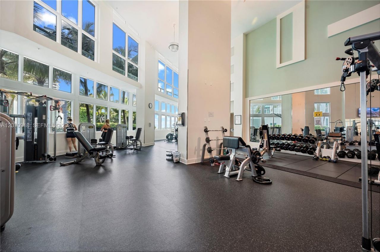 1900 N Bayshore Dr, Unit 4302, Miami, FL 33132 Photo