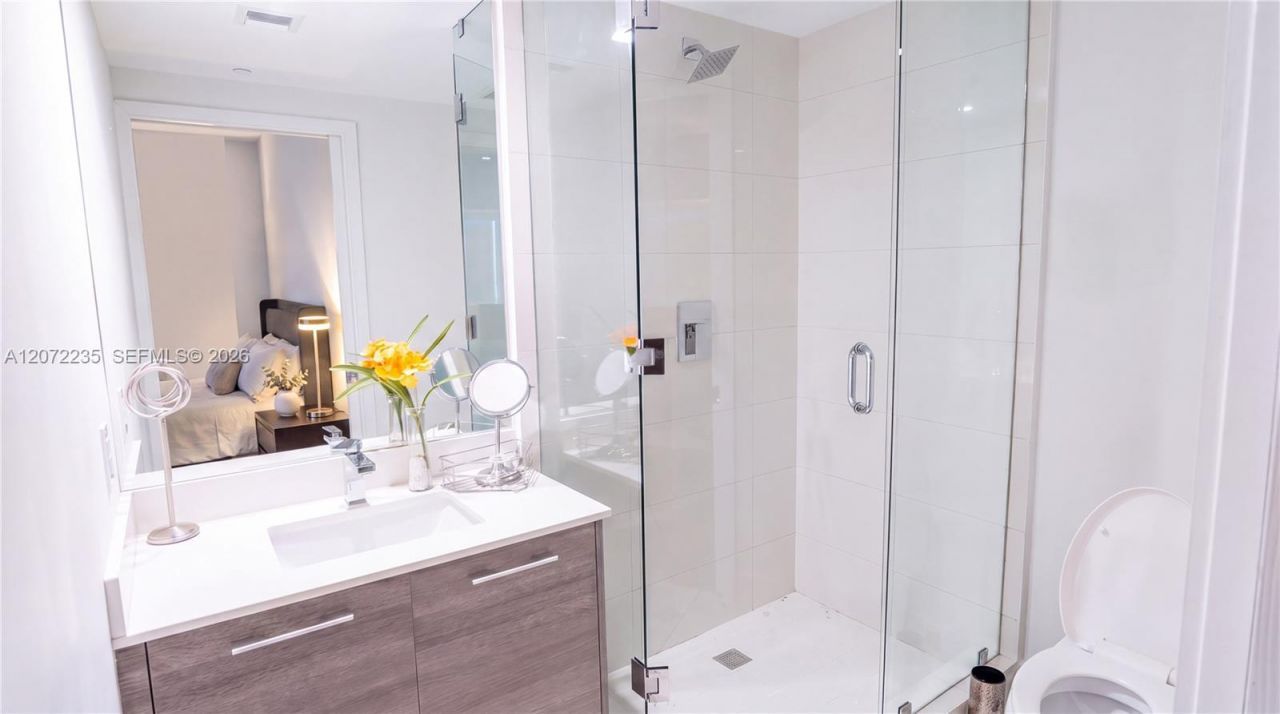 650 NE 32nd St, Unit 1502, Miami, FL 33137 Photo