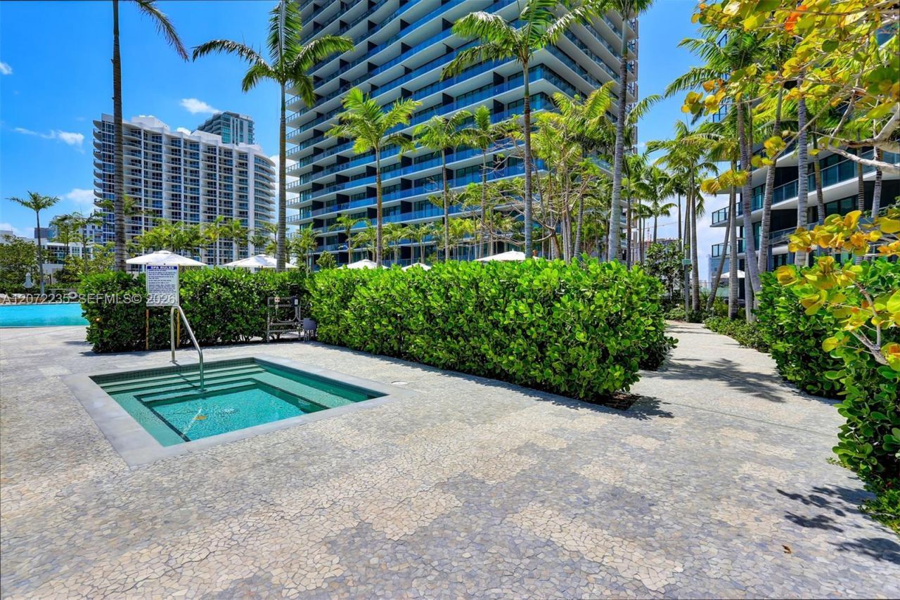 650 NE 32nd St, Unit 1502, Miami, FL 33137 Photo