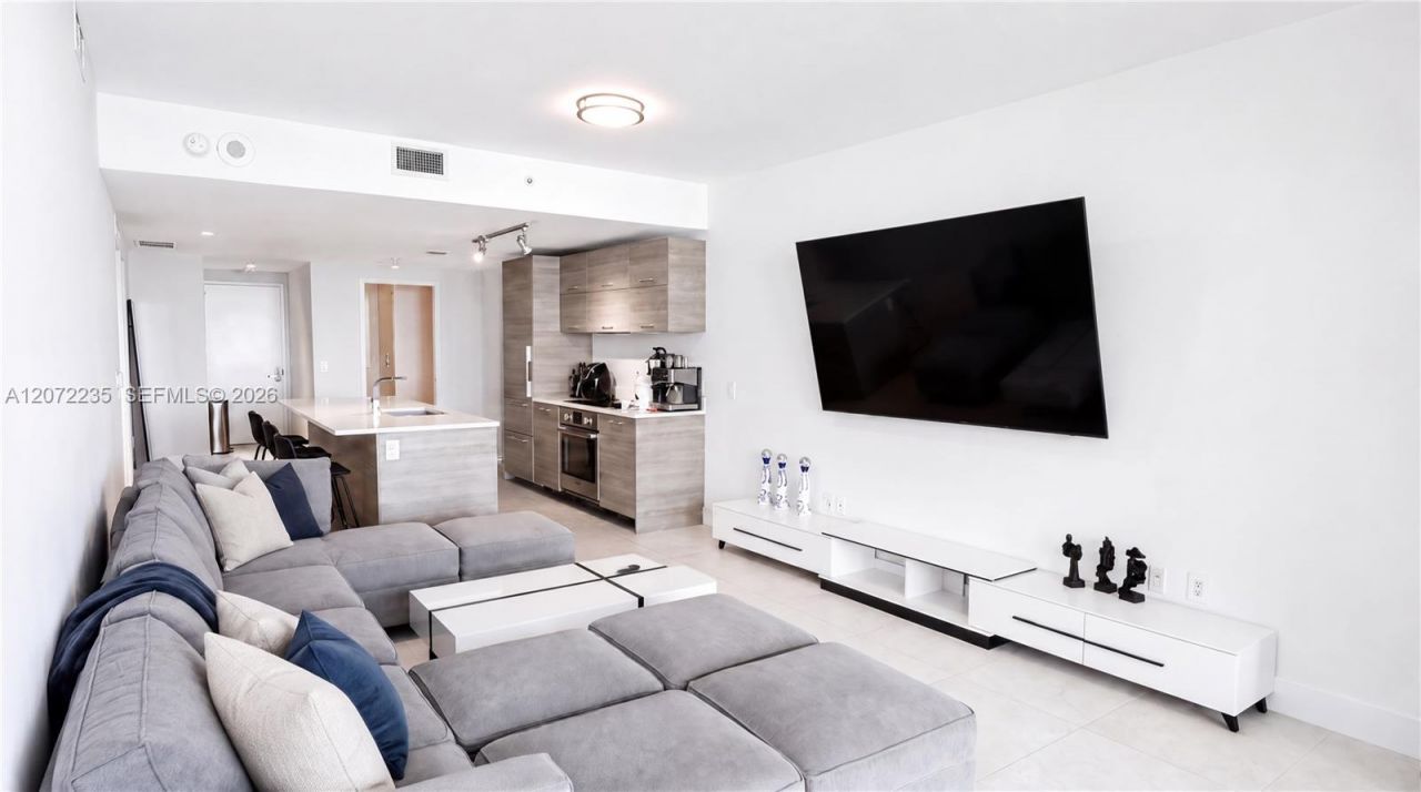 650 NE 32nd St, Unit 1502, Miami, FL 33137 Photo