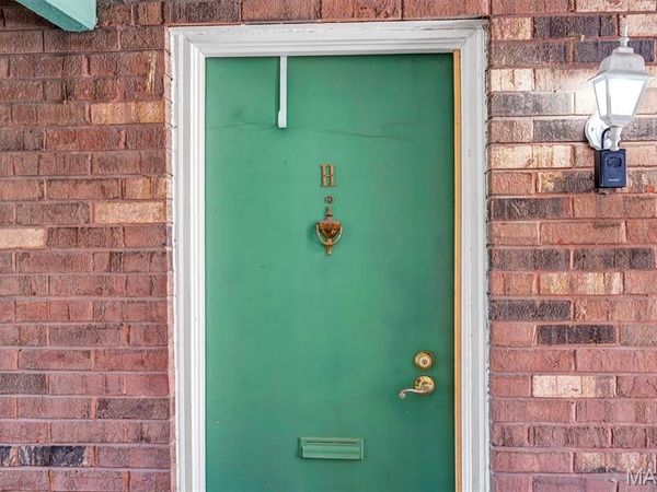 425 S Geyer Road, Unit H, St Louis, MO 63122