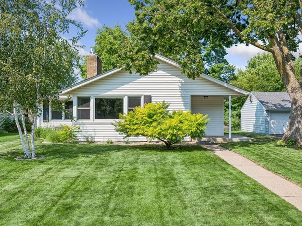 5900 Queen Avenue S, Minneapolis, MN 55410