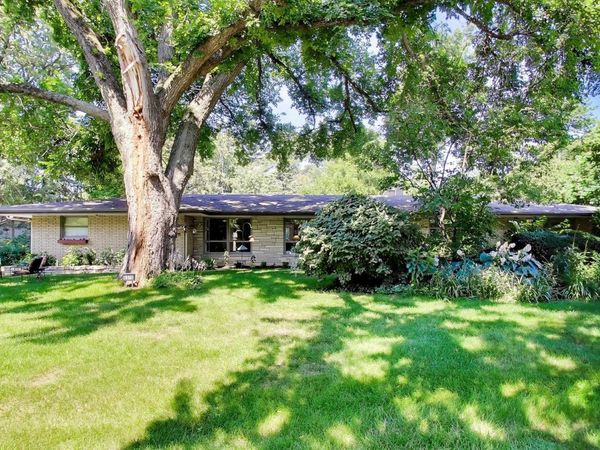 6370 Pontiac Drive , Indian Head Park, IL 60525