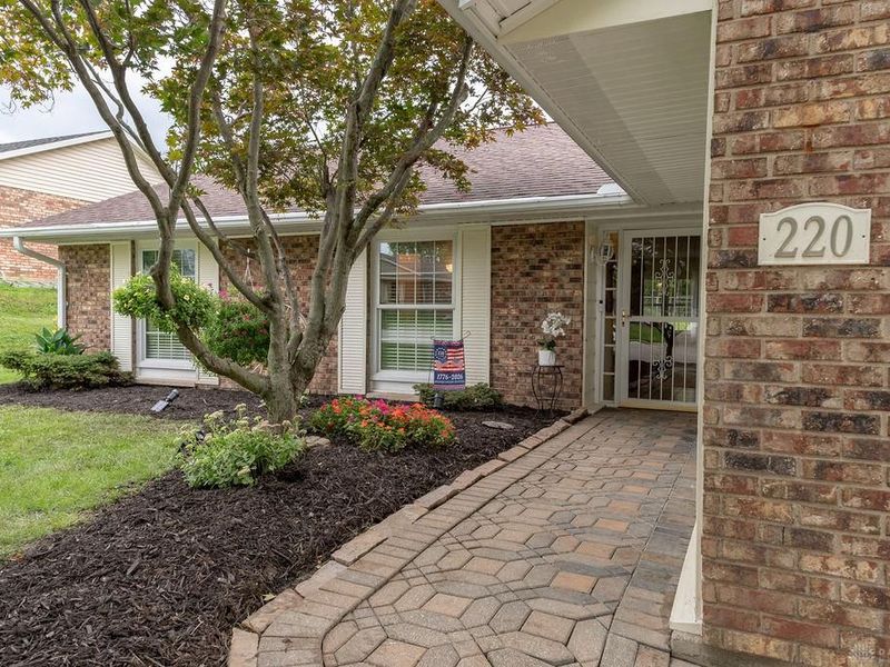 220 Evergreen Drive, Springboro, OH 45066 Photo 2