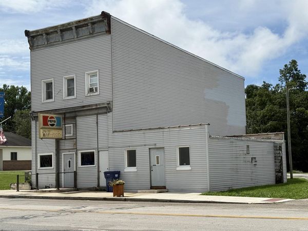 72 N MAIN Street, Andrews, IN 46702