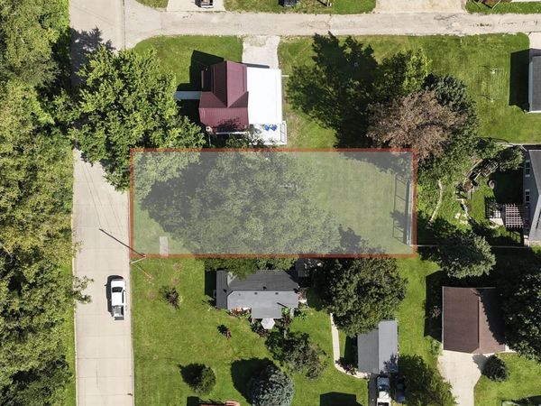 Grove Street, Decorah, IA 52101