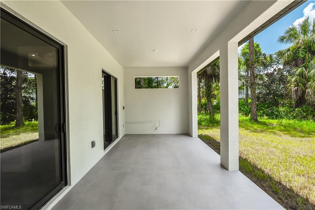 1061 20th Ave Ne, Naples, FL 34120 Photo