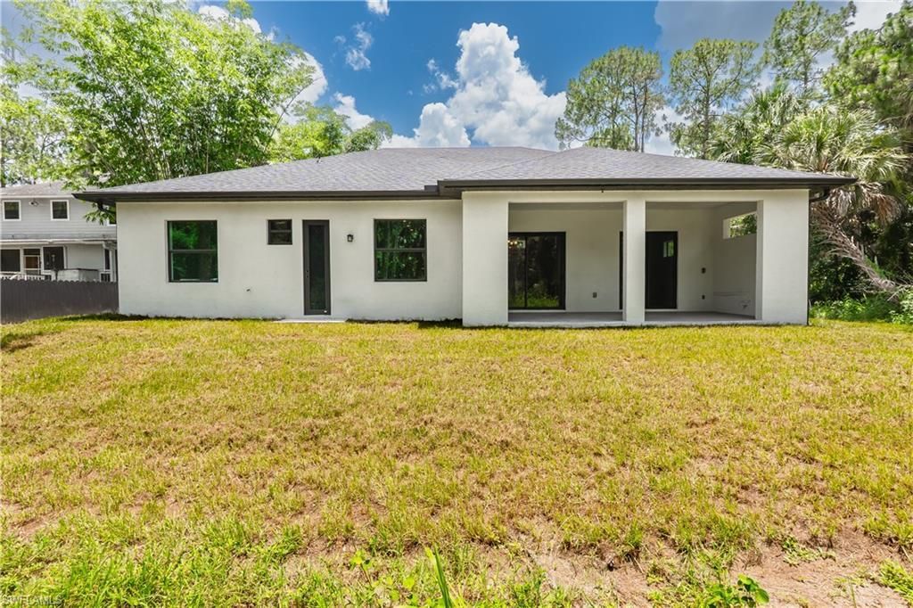 1061 20th Ave Ne, Naples, FL 34120 Photo