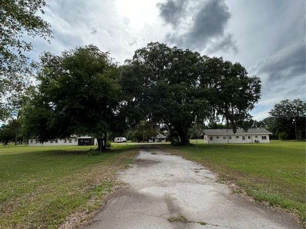8010 SE US HIGHWAY 301 , Unit 1B, HAWTHORNE, FL 32640