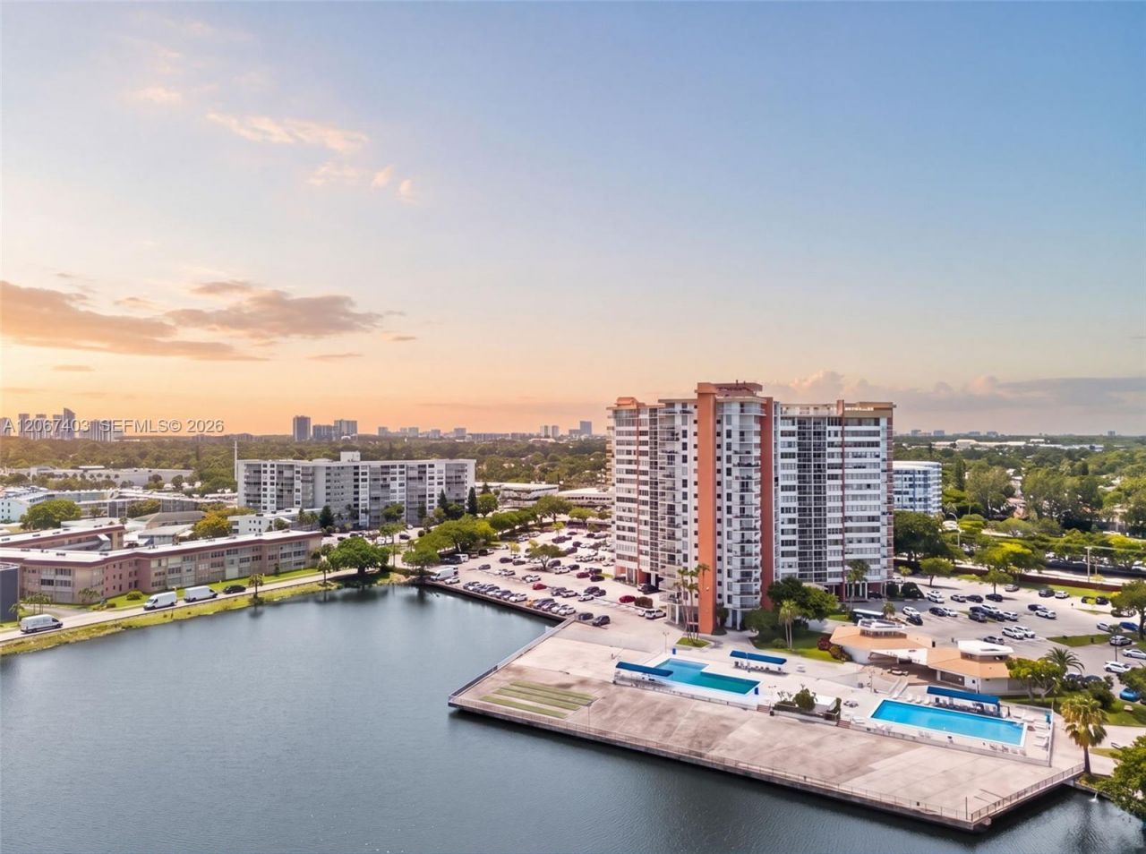 1351 NE Miami Gardens Dr, Unit PH1725E, Miami, FL 33179 Photo
