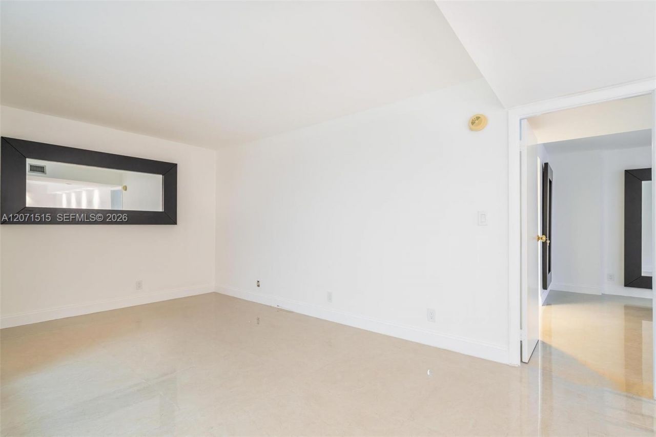 20347 W Country Club Dr , Unit TH15, Aventura, FL 33180 Photo