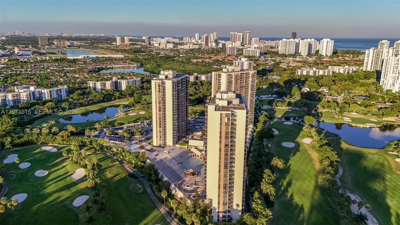 20347 W Country Club Dr , Unit TH15, Aventura, FL 33180 Photo