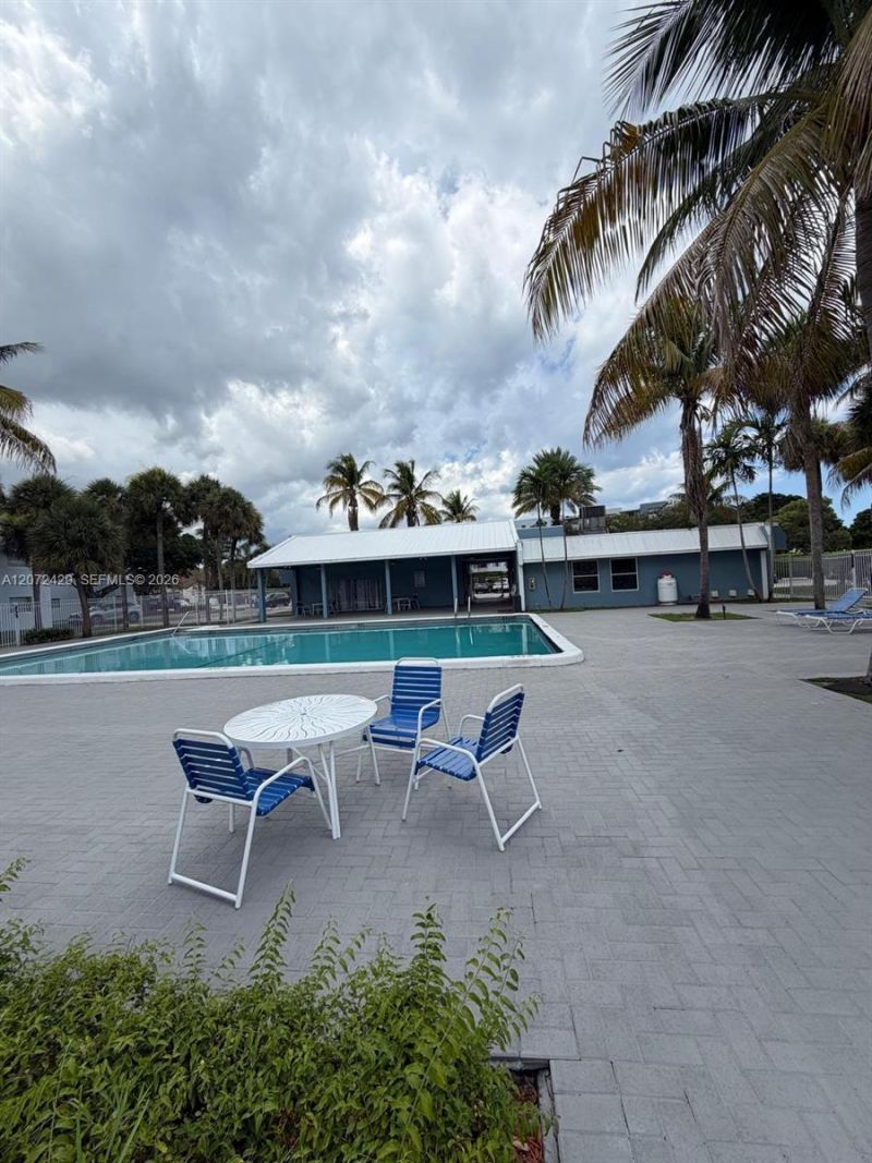 411 Executive Center Dr , Unit 109, West Palm Beach, FL 33401 Photo