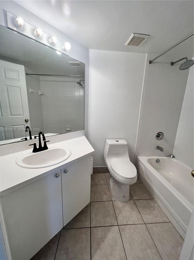 2009 SE 10th Ave , Unit 319, Fort Lauderdale, FL 33316 Photo