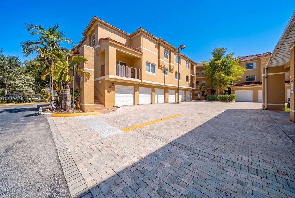 771 N Pine Island Rd , Unit 205, Plantation, FL 33324 Photo