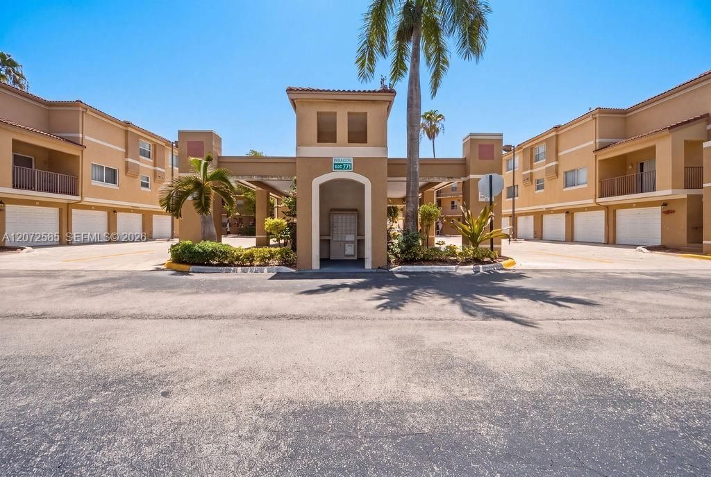 771 N Pine Island Rd , Unit 205, Plantation, FL 33324 Photo
