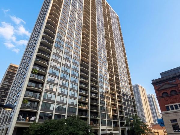 1560 N Sandburg Terrace , Unit 1010J, Chicago, IL 60610