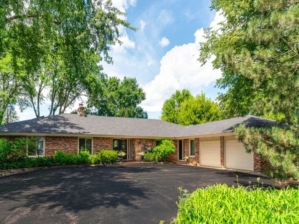 2432 Federal Court , Long Grove, IL 60047