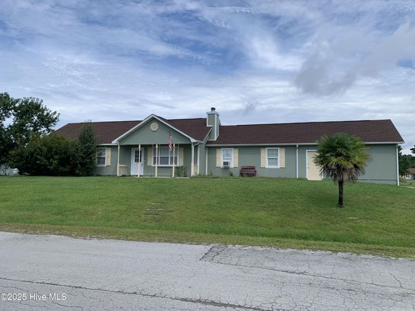 210 Zachary Lane, Hubert, NC 28539