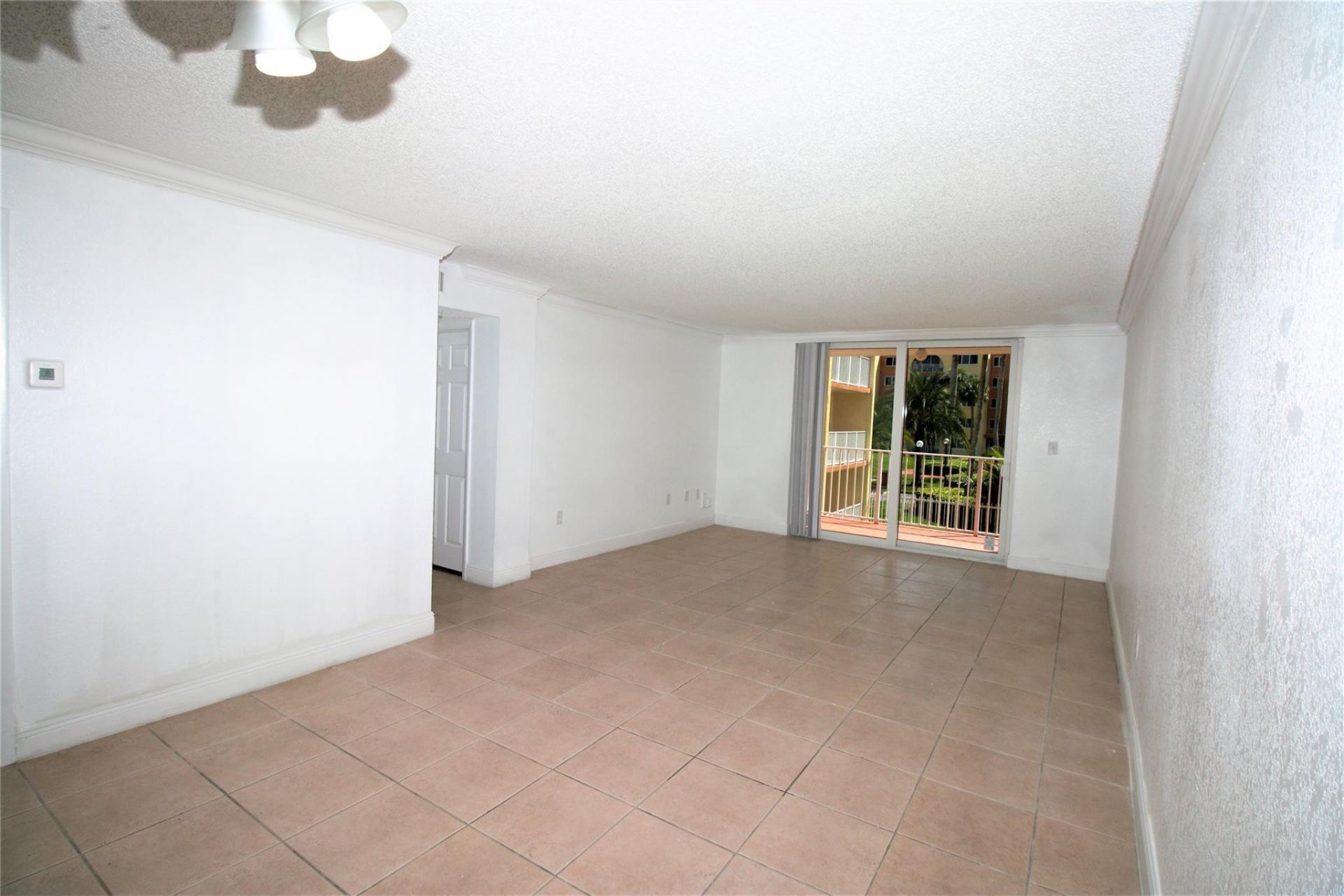 7000 NW 186th Street, Unit 4-217, Hialeah, FL 33015 Photo