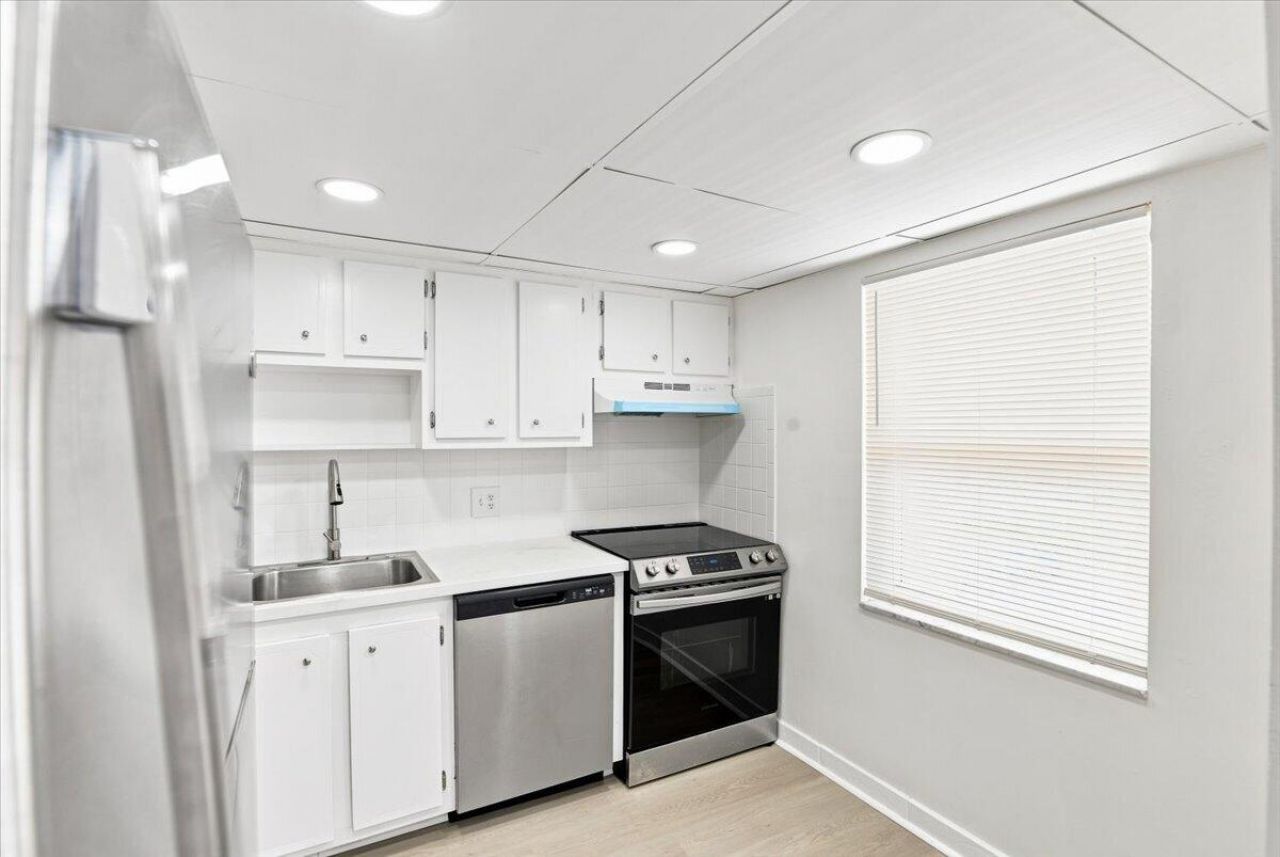 1050 Country Club Drive, Unit 306, Margate, FL 33063 Photo