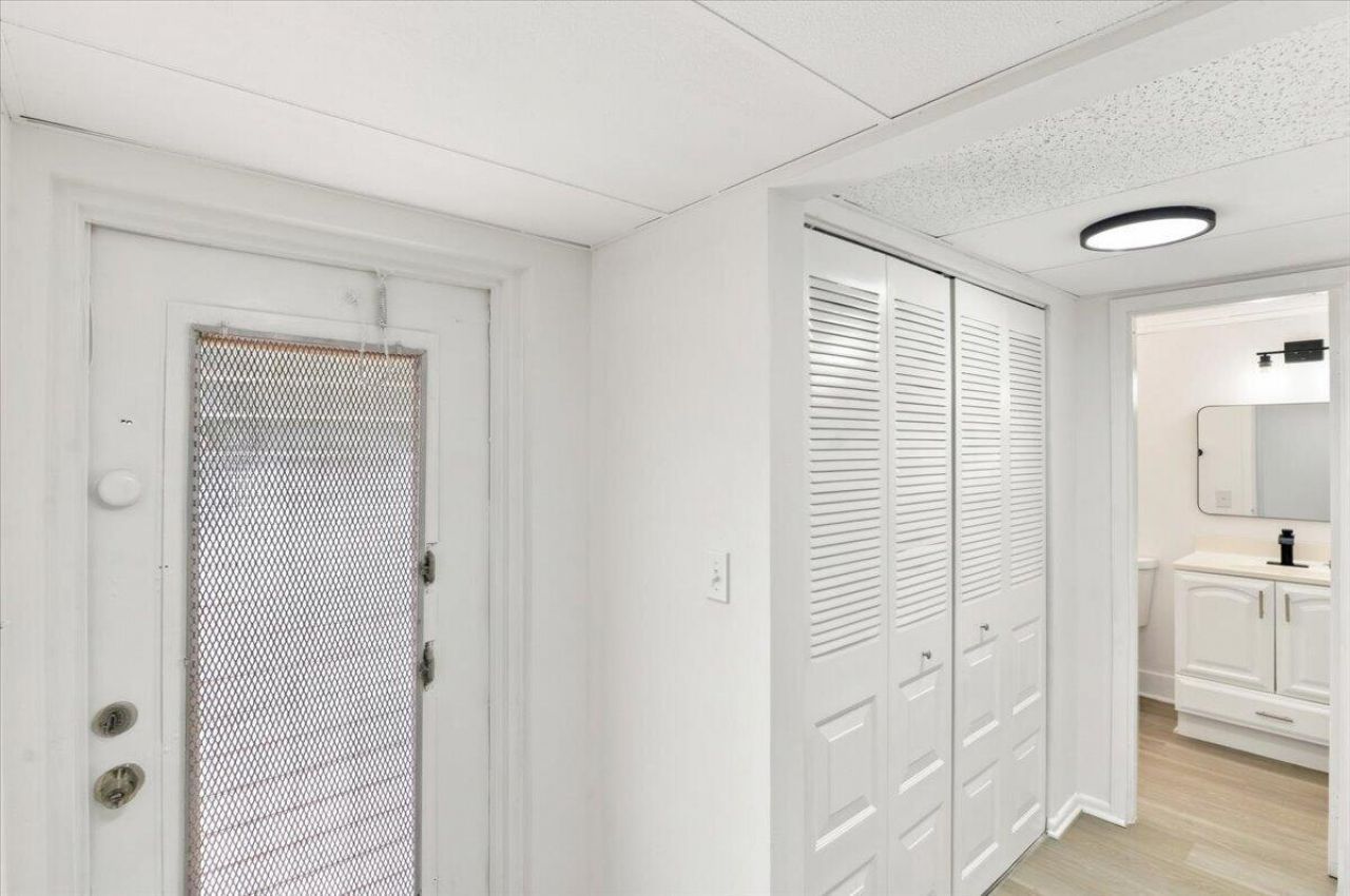 1050 Country Club Drive, Unit 306, Margate, FL 33063 Photo