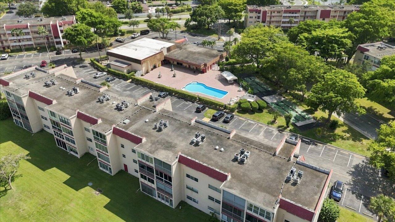 1050 Country Club Drive, Unit 306, Margate, FL 33063 Photo