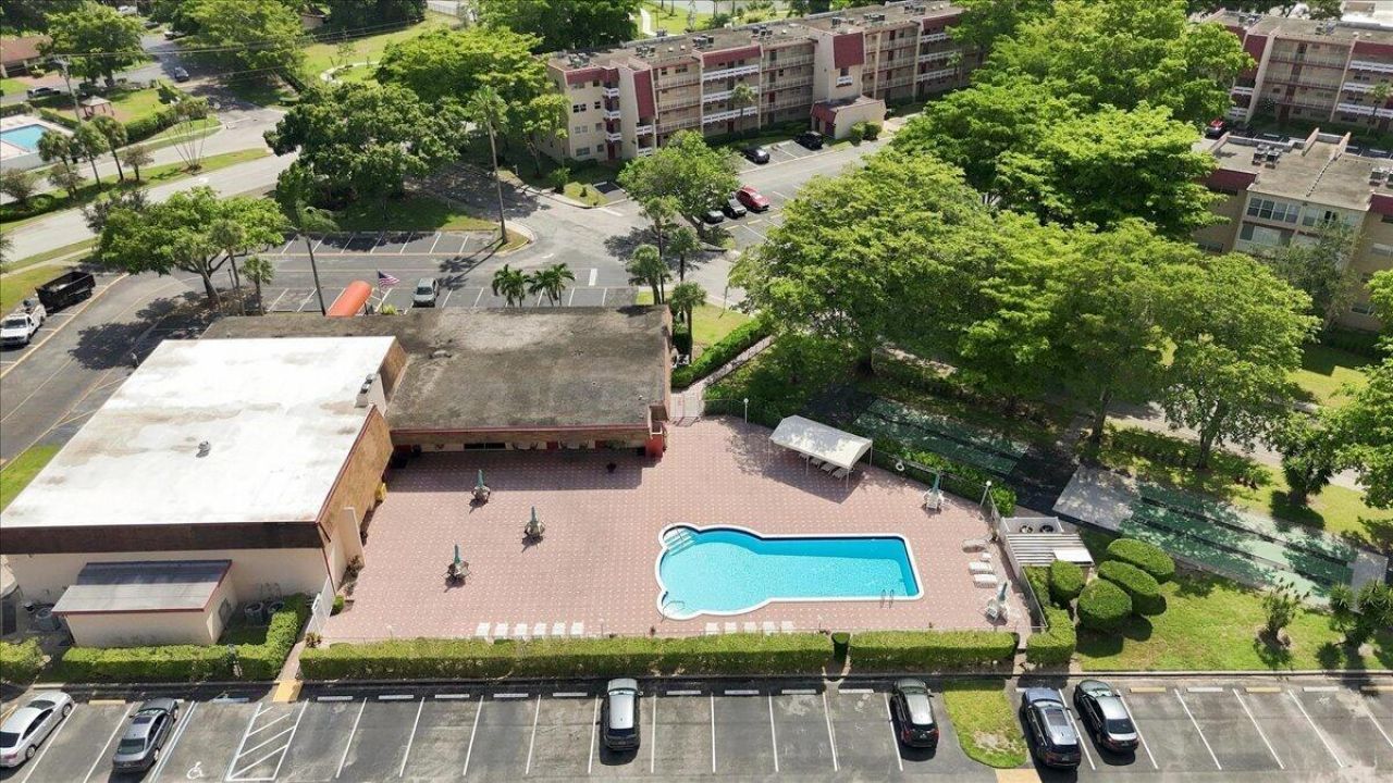 1050 Country Club Drive, Unit 306, Margate, FL 33063 Photo