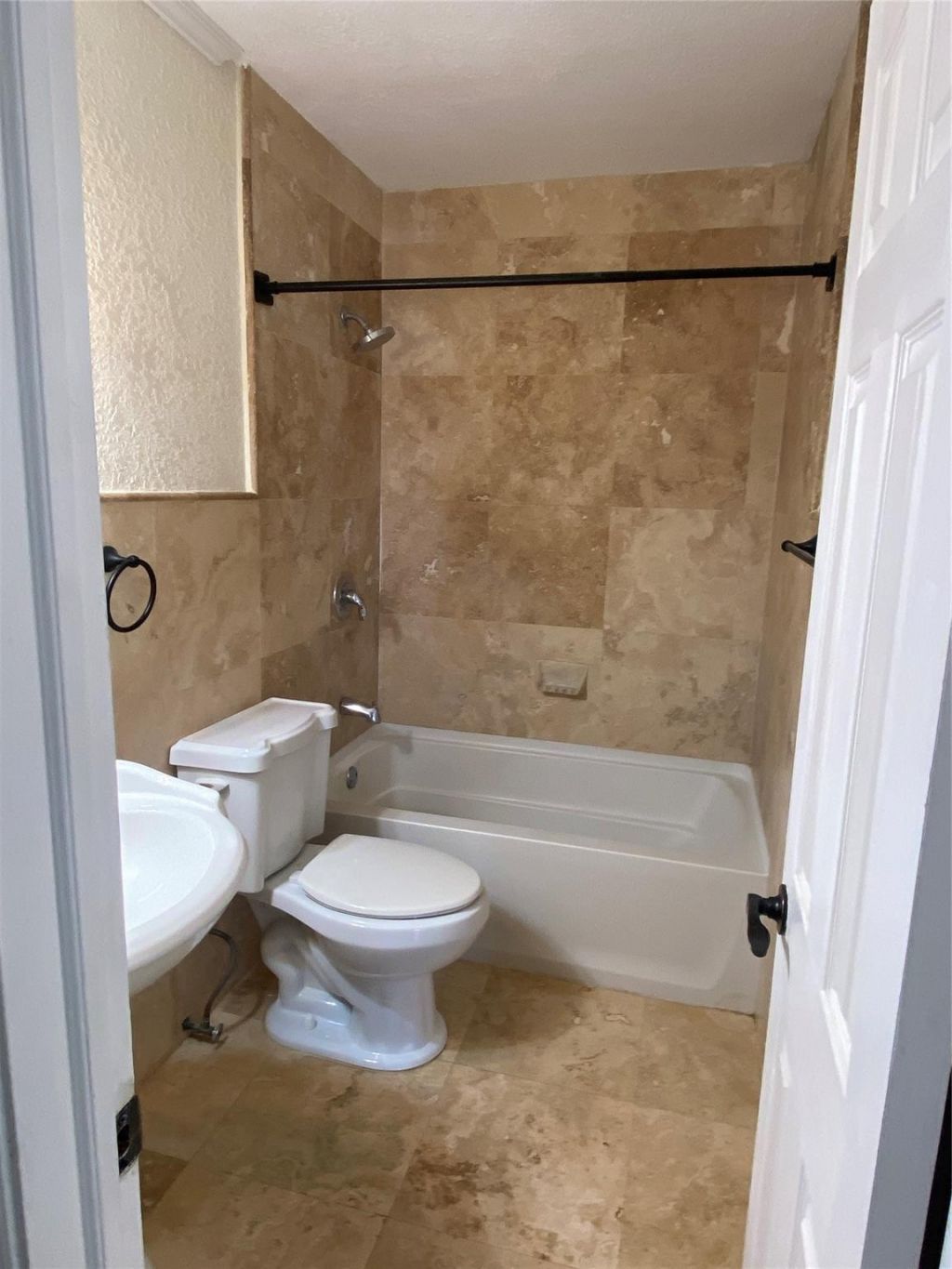 2200 NE 66th Street, Unit 1412, Fort Lauderdale, FL 33308 Photo