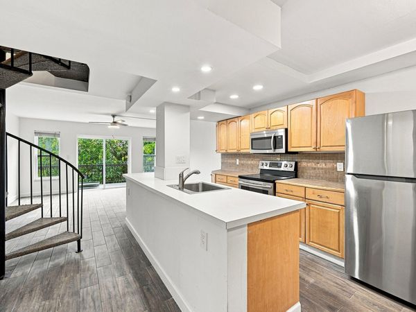640 TENNIS CLUB Drive, Unit 307, Fort Lauderdale, FL 33311
