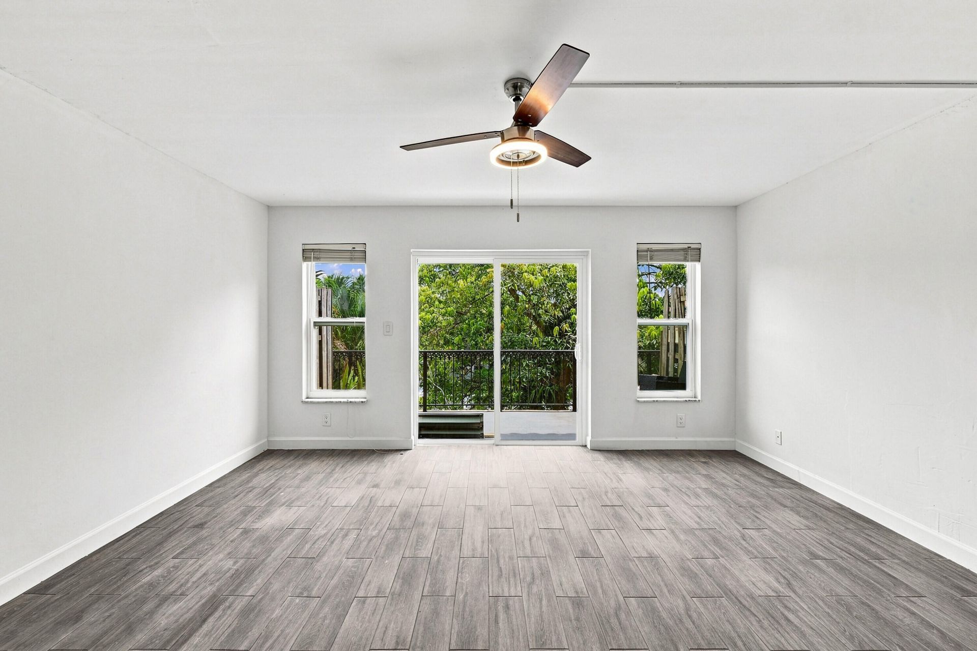 640 Tennis Club Drive, Unit 307, Fort Lauderdale, FL 33311 Photo