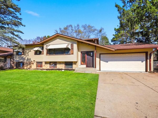 182 Faye Street , Saint Paul, MN 55119