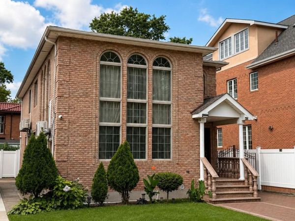 24493 61st Avenue , Little Neck, NY 11362