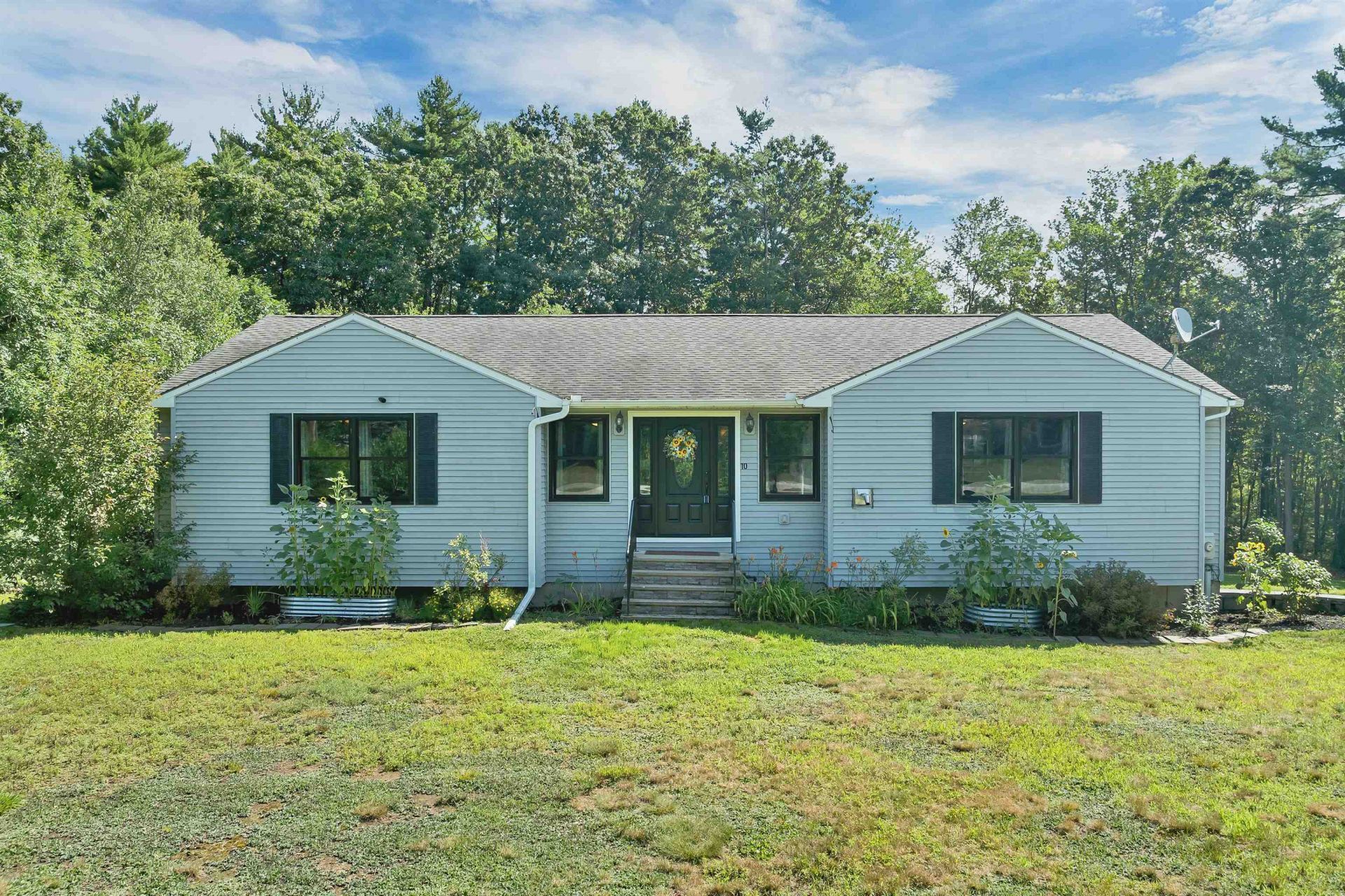 10 Pinewood Drive, Somersworth, NH 03878 Main Photo