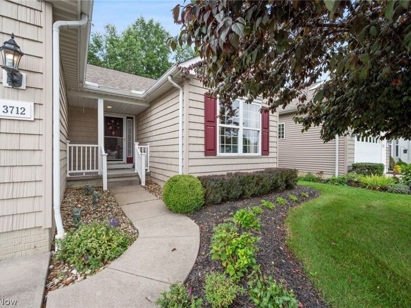 3712 Heron Drive , Lorain, OH 44053 Photo 3