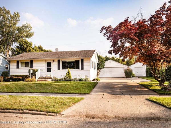 3221 Sunnylane, Lansing, MI 48906
