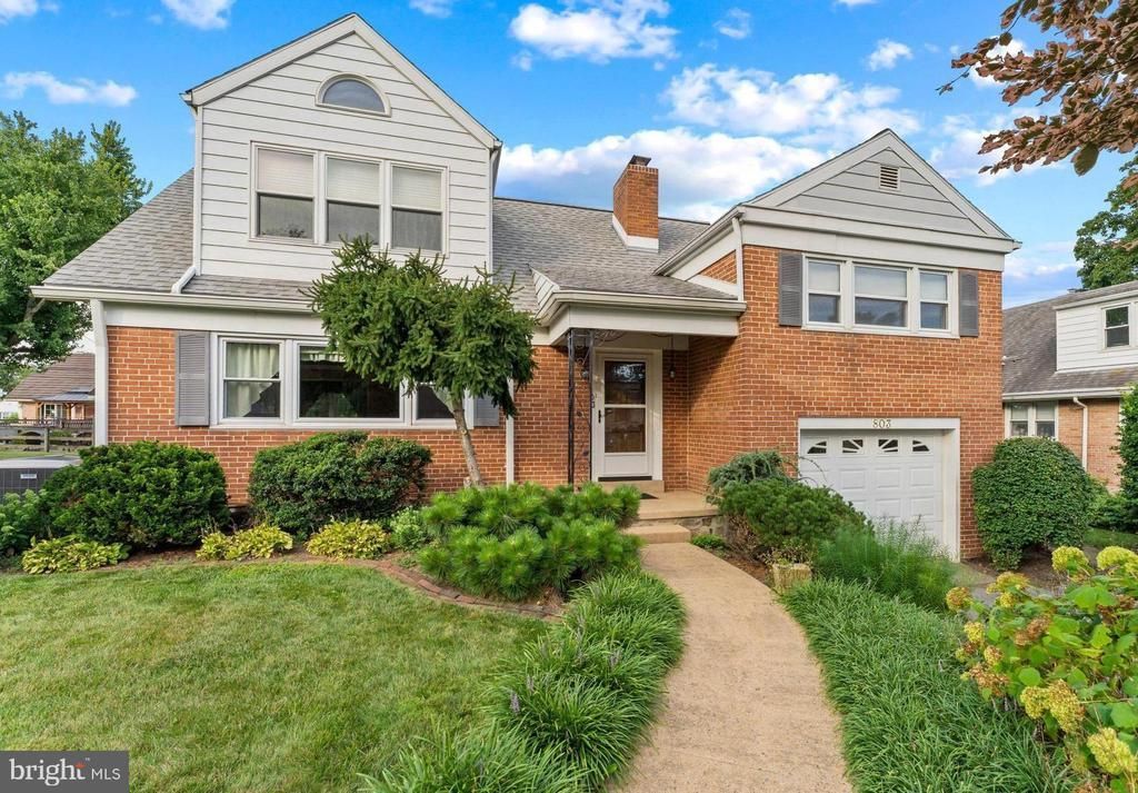 803 JEROME PLACE, READING, PA 19609