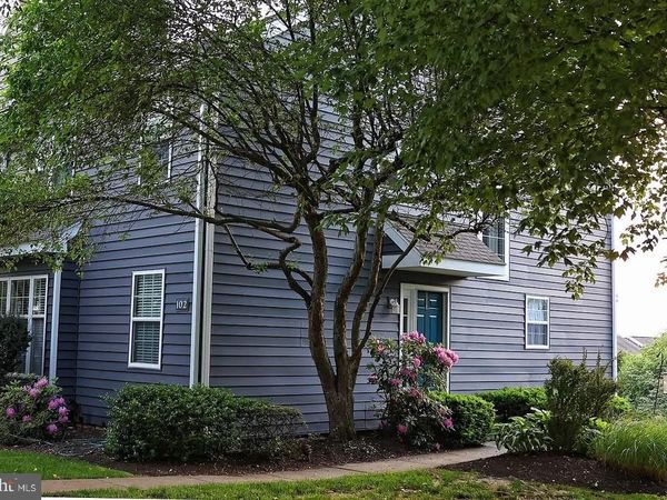 102 WHISTLING SWAN, DOWNINGTOWN, PA 19335