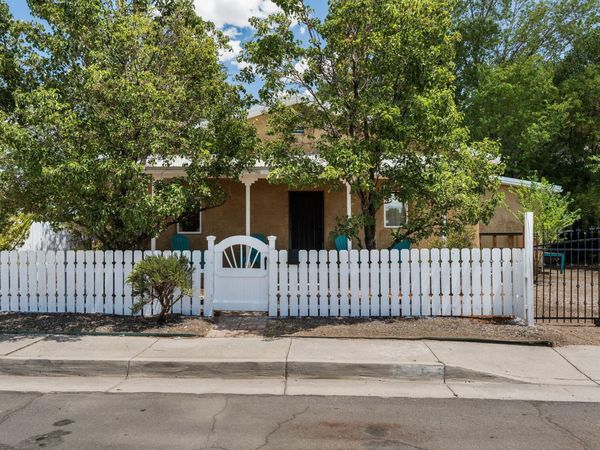 1023 11th Street SW, Albuquerque, NM 87102