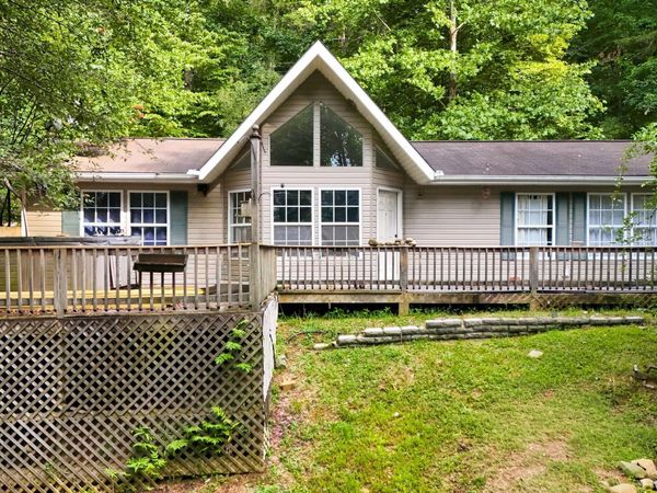 301 Brandi Drive, Jacksboro, TN 37757