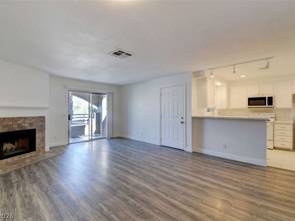 6867 Tamarus Street , Unit 202, Las Vegas, NV 89119