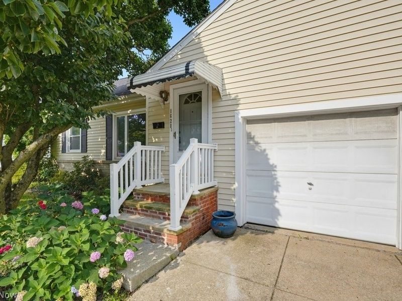 1628 Parker Drive , Mayfield Heights, OH 44124 Photo 2