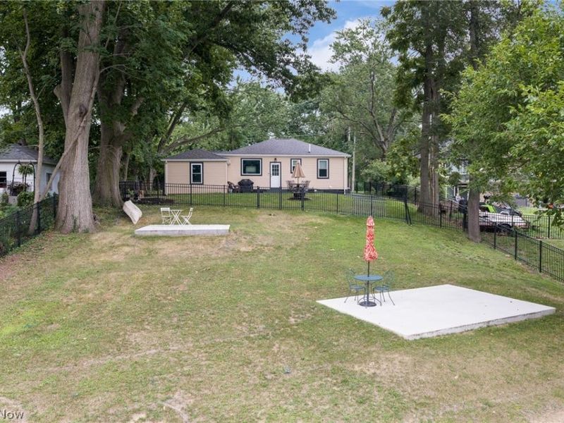 678 Portage Lakes Drive, Akron, OH 44319 Photo 7