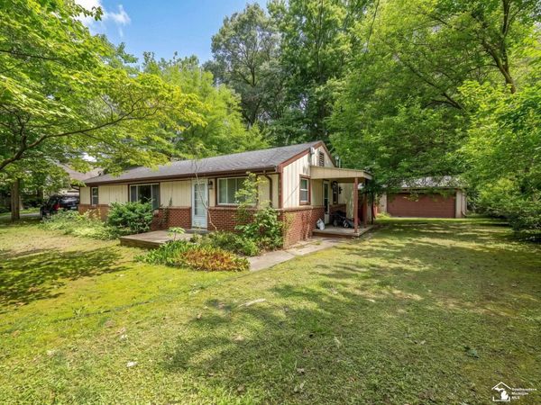 3198 W Sterns Road, Lambertville, MI 48144
